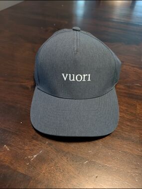Vuori Water Tech Hat, Navy, NWT